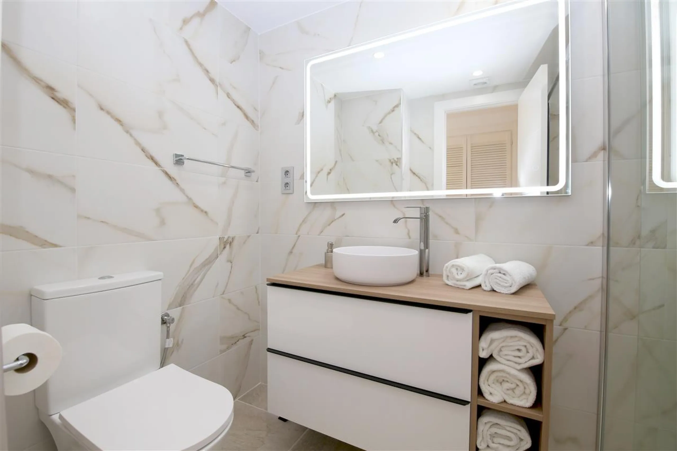 Apartment - Penthouse в продаже в Estepona, Málaga. В доме 2 спален и 2 ванных комнат. Площадь дома 102 м². Площадь участка 108 м²