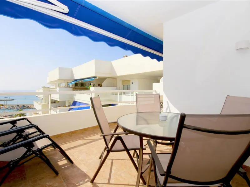 Apartment - Penthouse в продаже в Estepona, Málaga. В доме 2 спален и 2 ванных комнат. Площадь дома 102 м². Площадь участка 108 м²