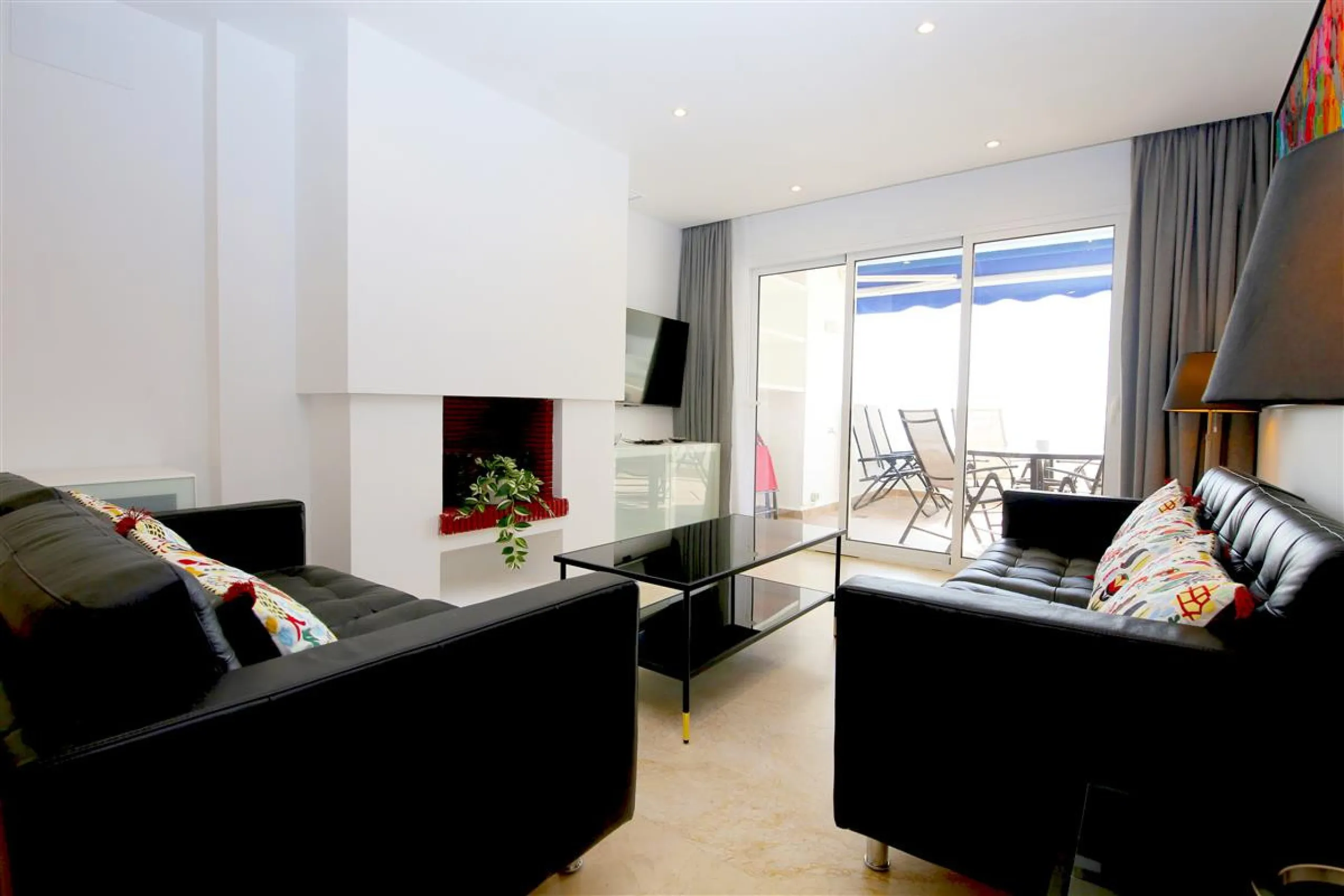 Apartment - Penthouse в продаже в Estepona, Málaga. В доме 2 спален и 2 ванных комнат. Площадь дома 102 м². Площадь участка 108 м²