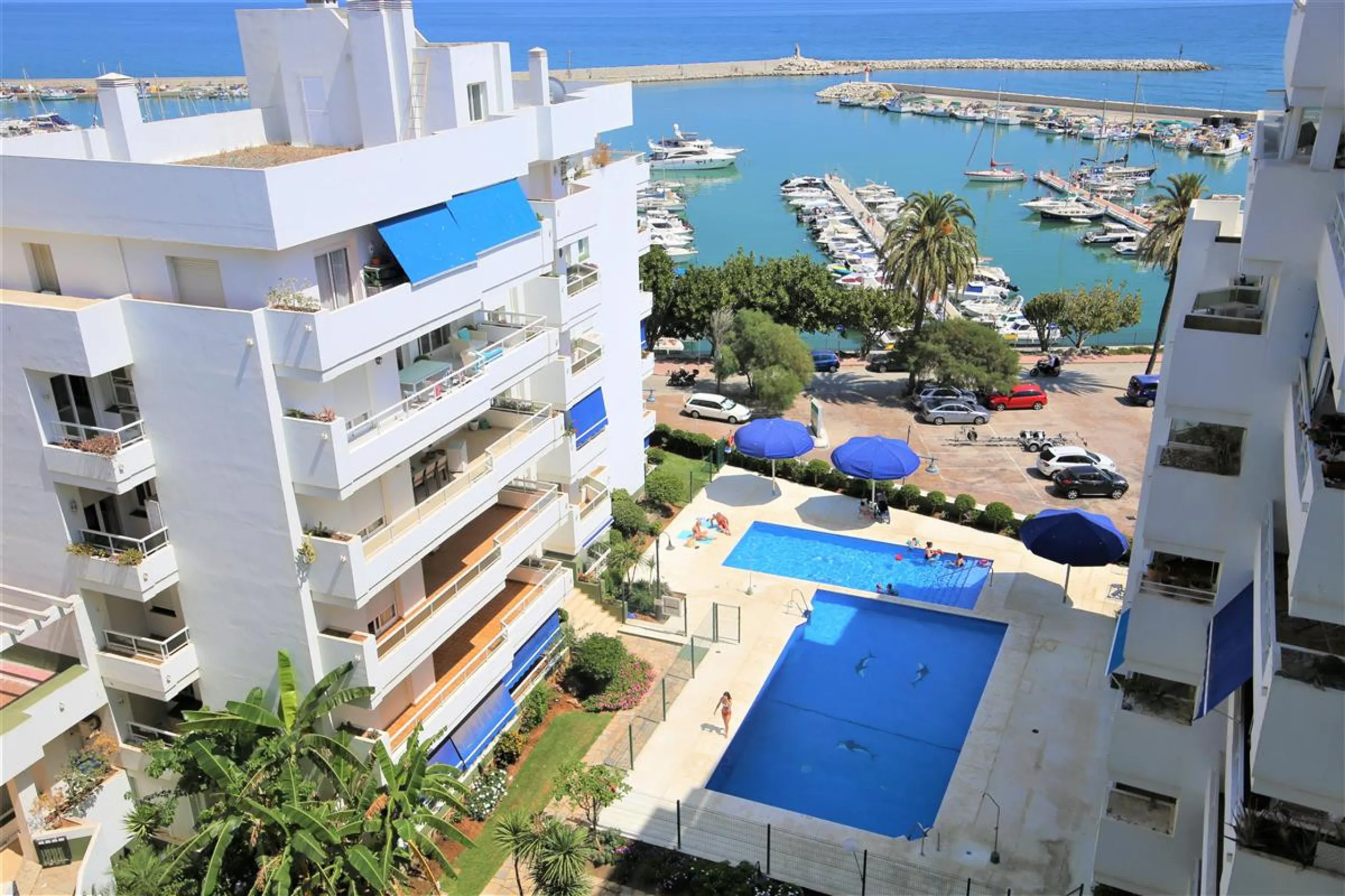 Apartment - Penthouse в продаже в Estepona, Málaga. В доме 2 спален и 2 ванных комнат. Площадь дома 102 м². Площадь участка 108 м²