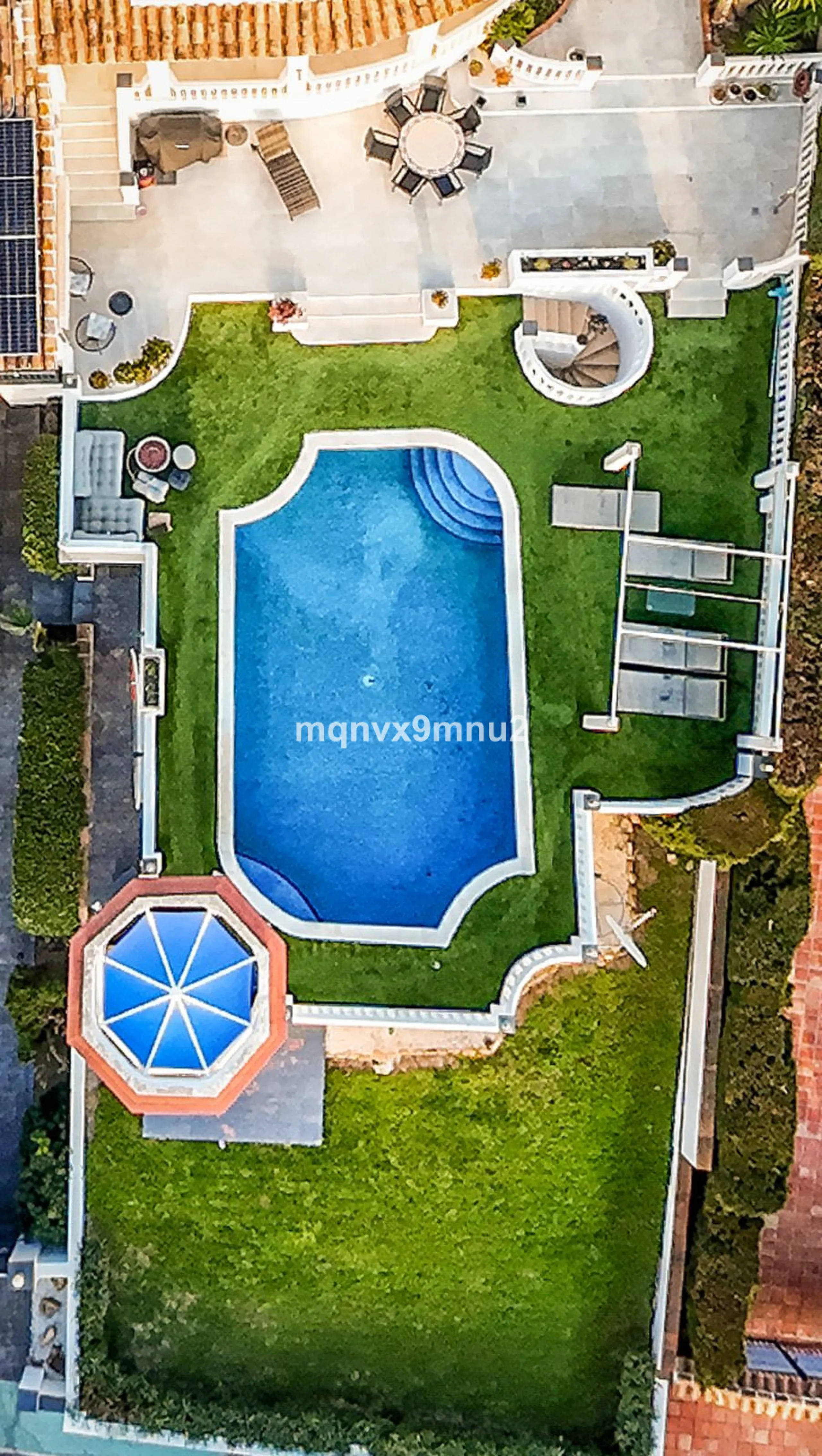 Fully detached impressive home.