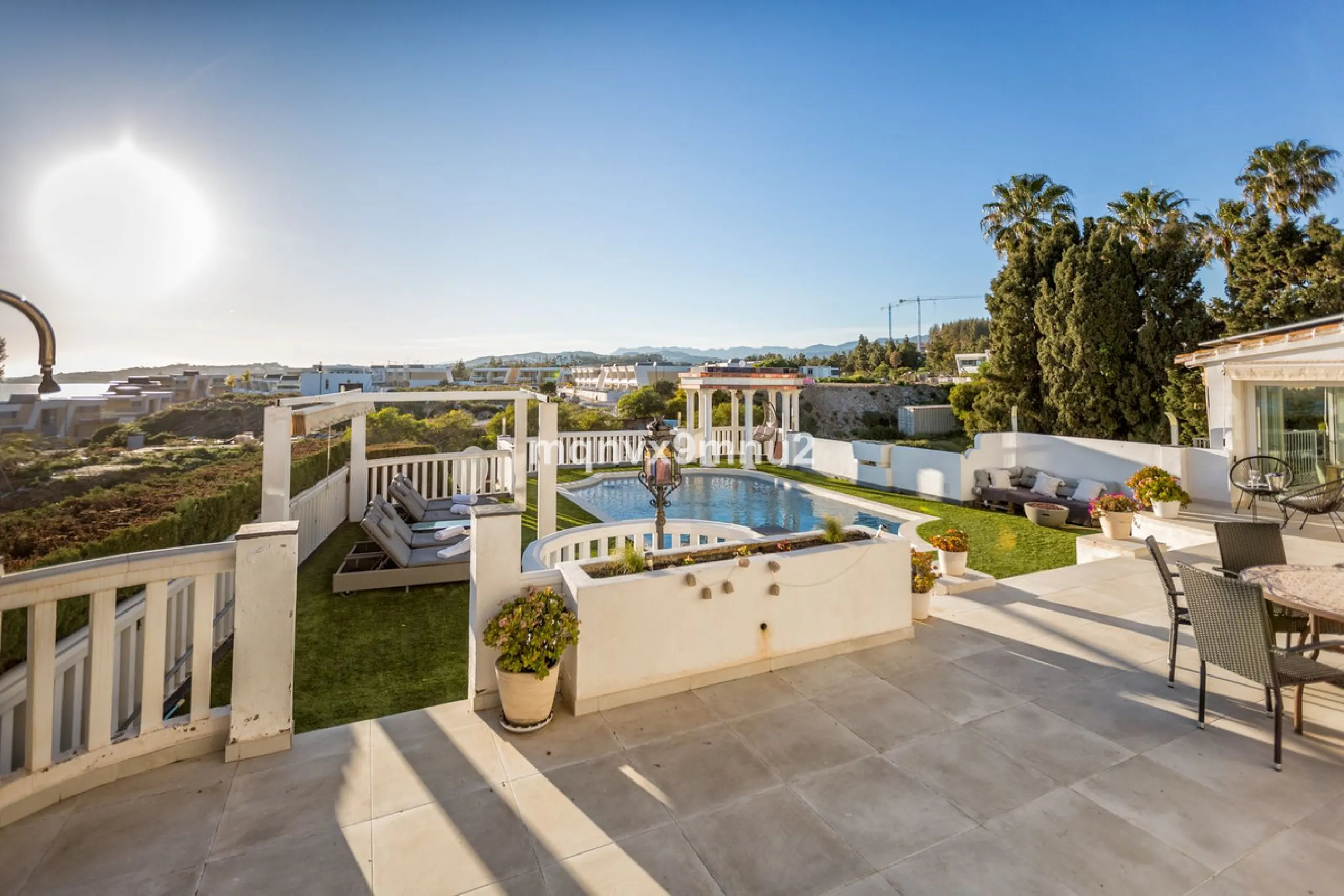 Fully detached impressive home.