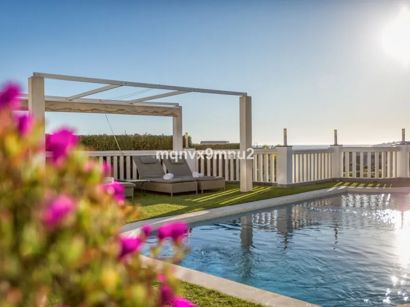 Fully detached impressive home.