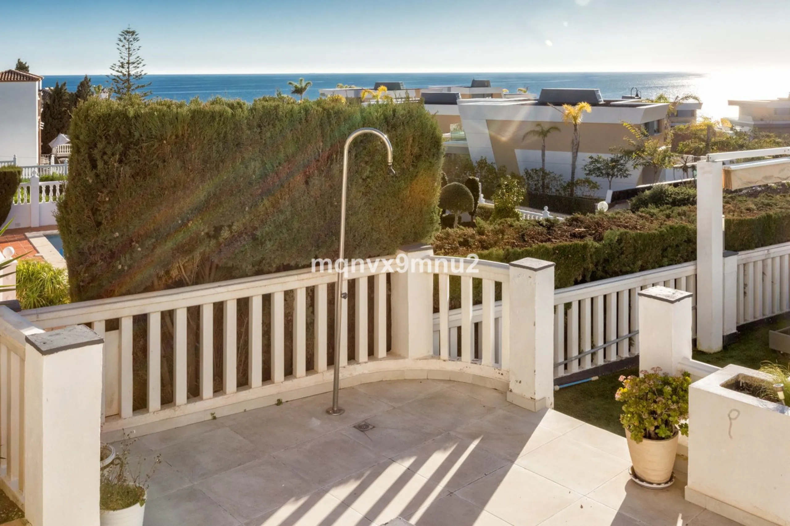 Fully detached impressive home.