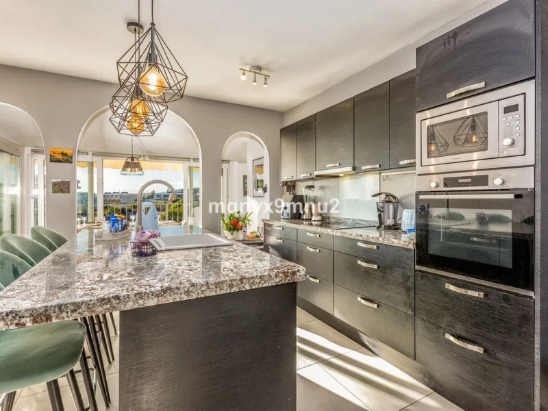 Fully detached impressive home.