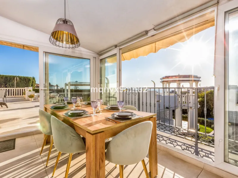 Fully detached impressive home.