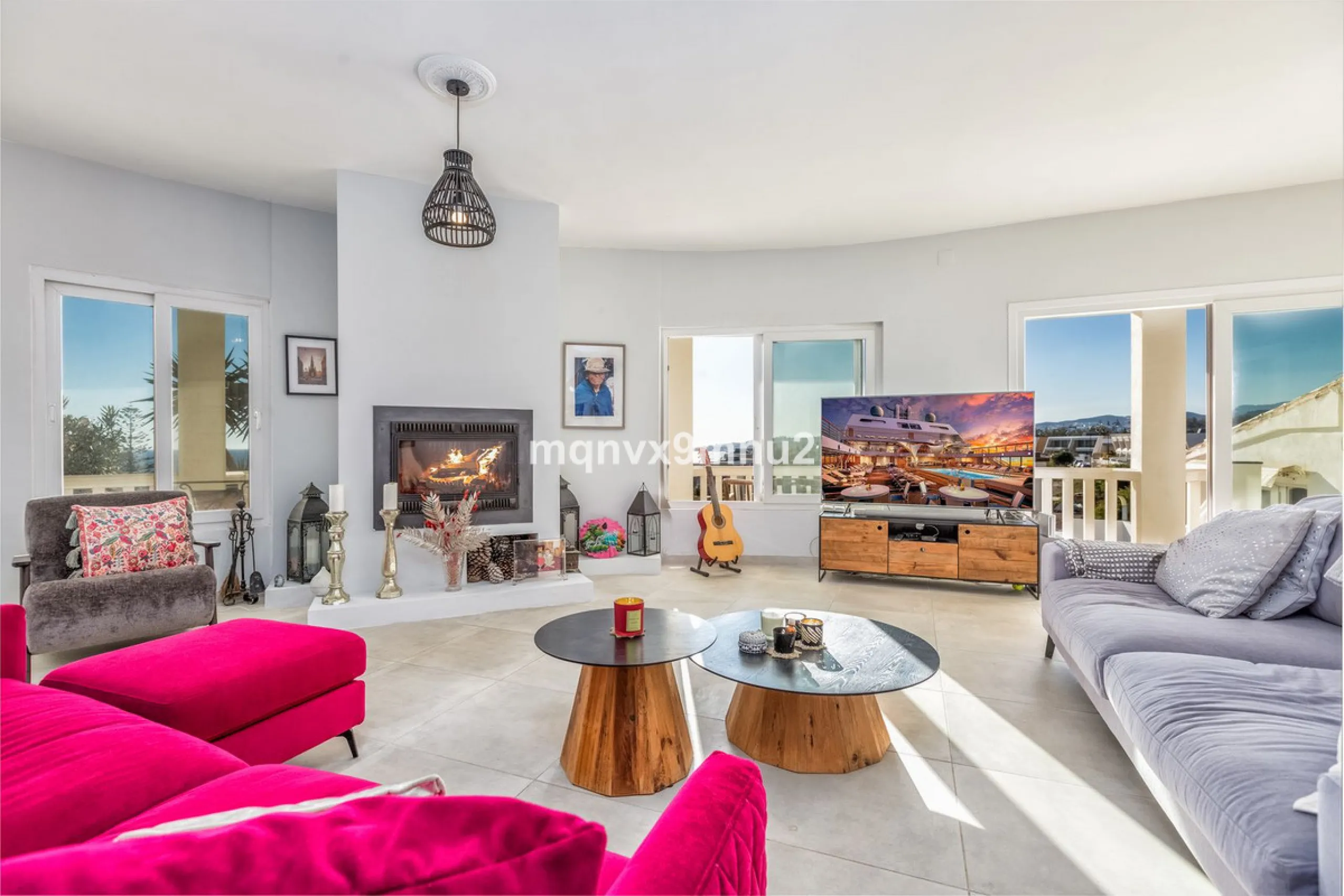 Fully detached impressive home.