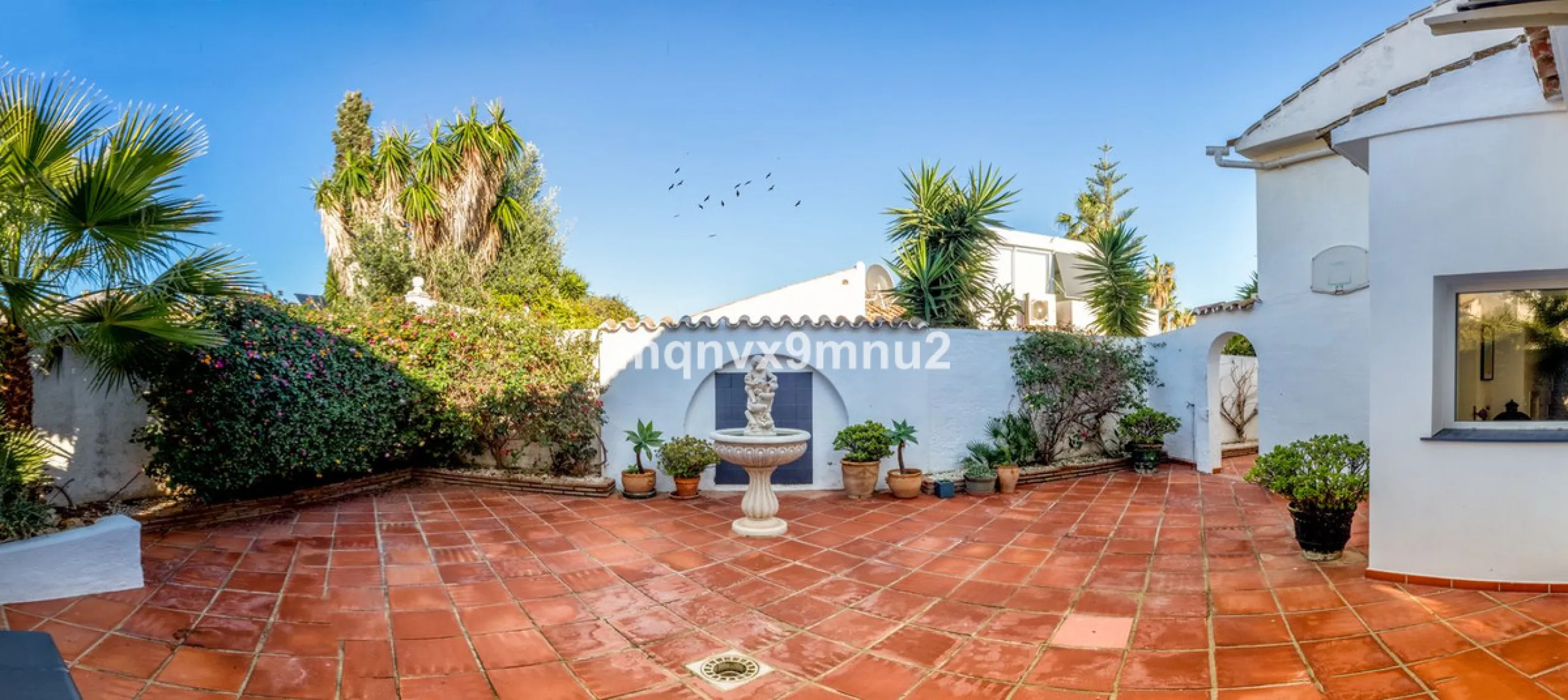 Fully detached impressive home.