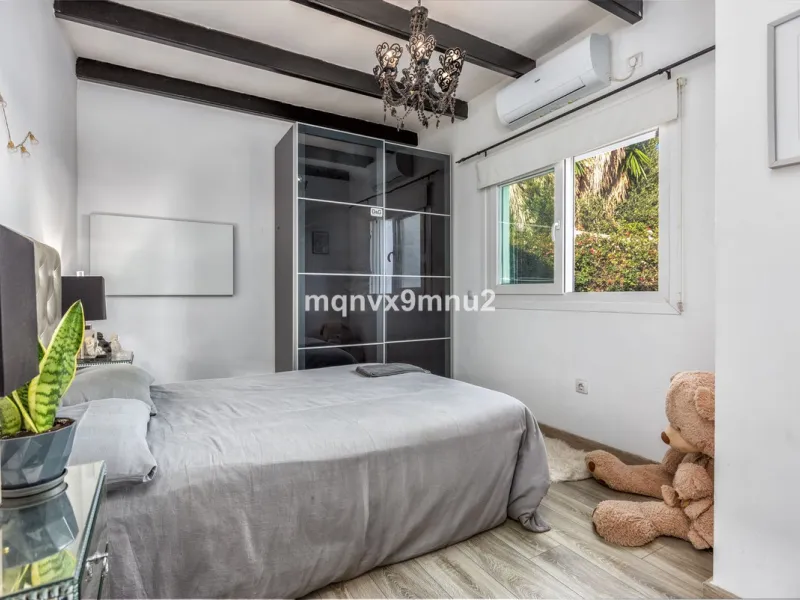 Fully detached impressive home.