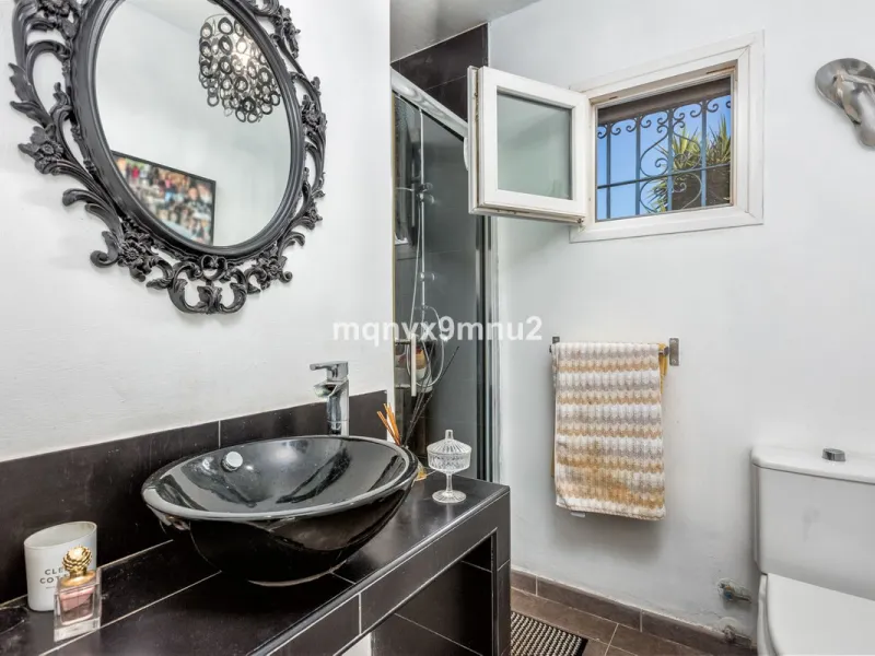 Fully detached impressive home.