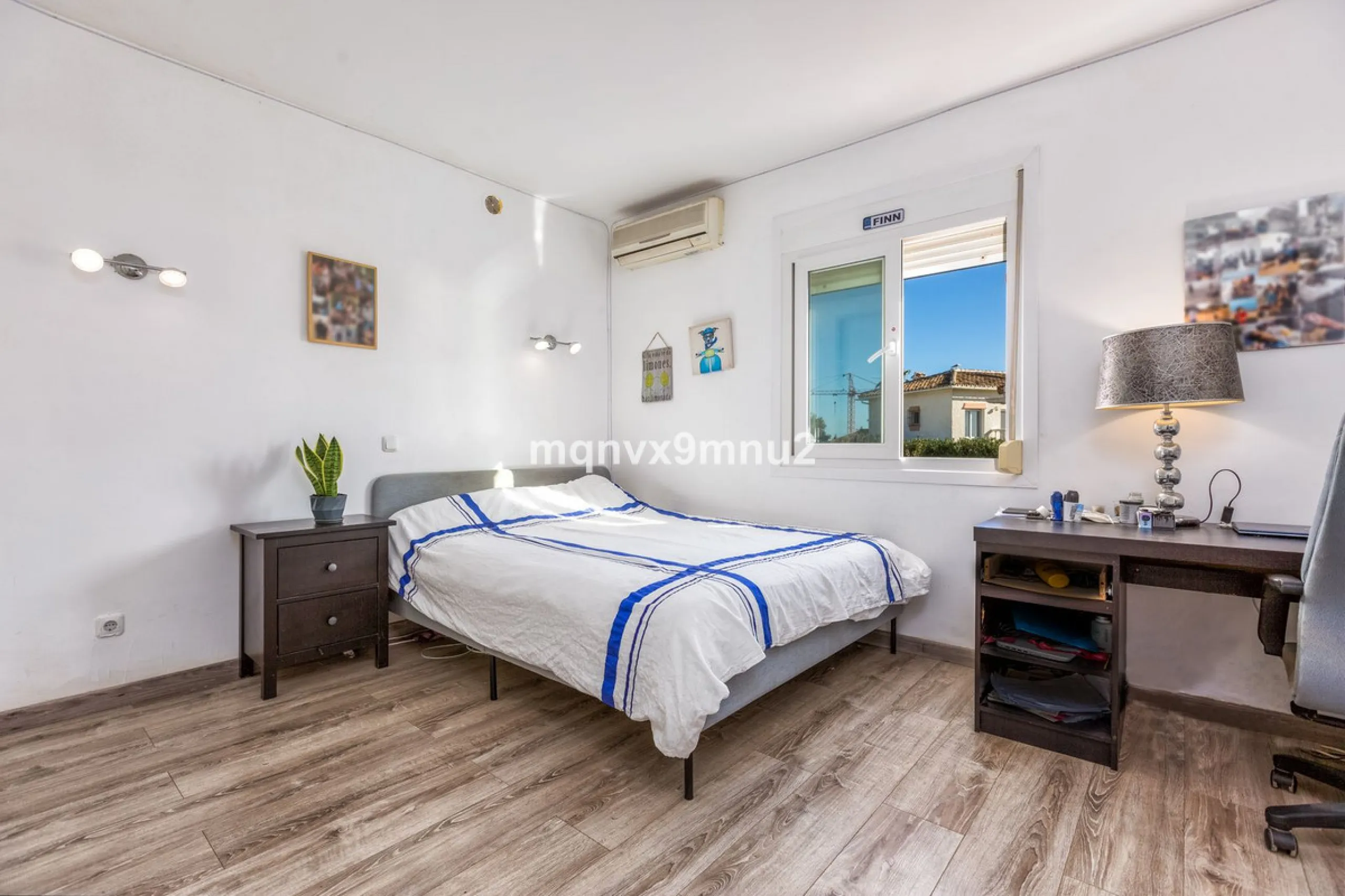 Fully detached impressive home.