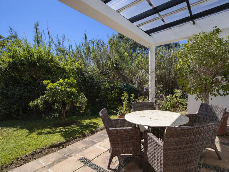 This charming single-storey villa presents a rare opportunity to create a truly special home in one of the most prestigious areas of Guadalmina Baja. Set on a generous 813m² plot, the property enjoys a unique and tranquil position as one of just four hous