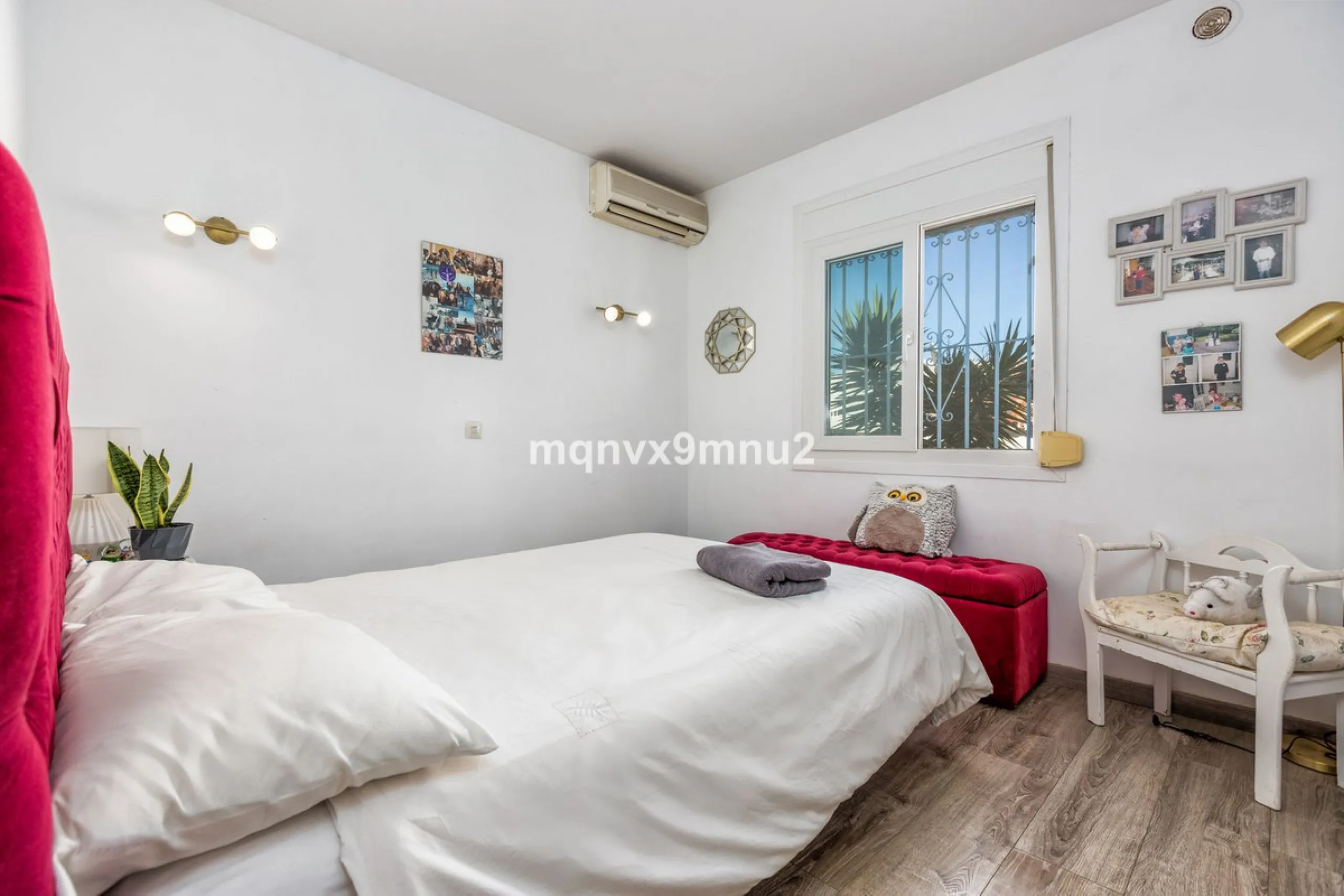 Fully detached impressive home.
