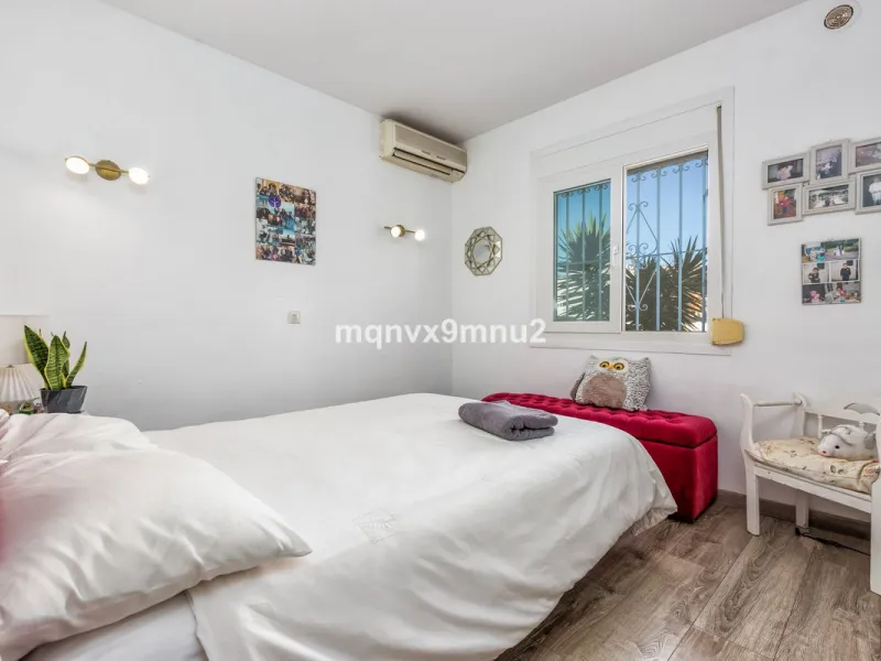 Fully detached impressive home.