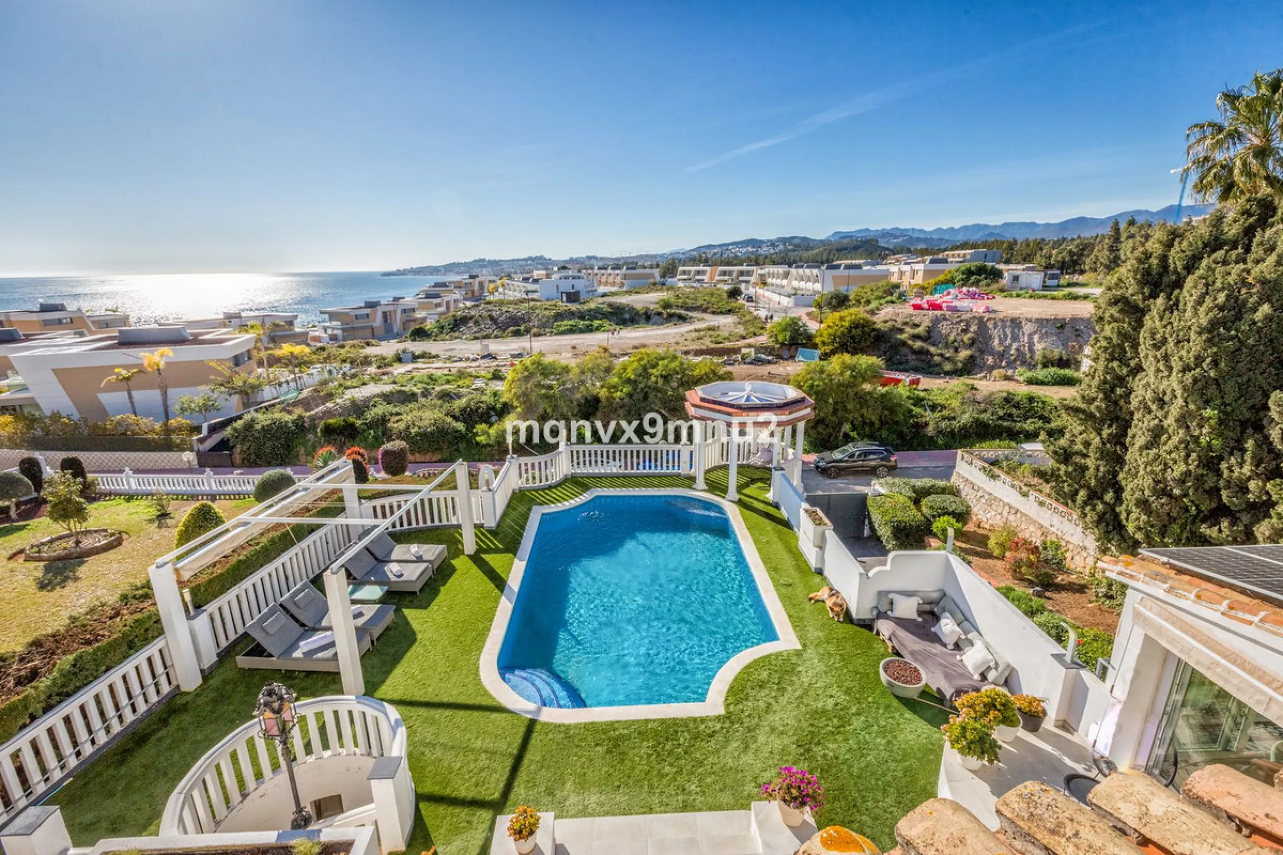 Fully detached impressive home.