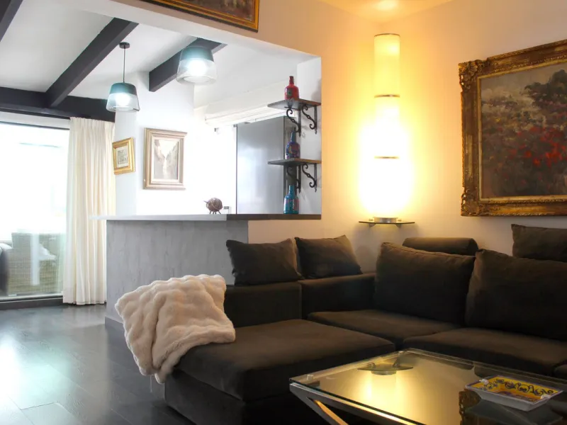 Apartment - Penthouse в продаже в Marbella, Málaga. В доме 3 спален и 3 ванных комнат. Площадь дома 208 м²