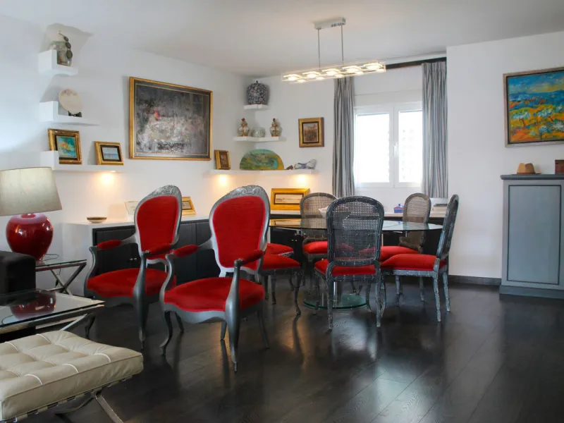 Apartment - Penthouse в продаже в Marbella, Málaga. В доме 3 спален и 3 ванных комнат. Площадь дома 208 м²