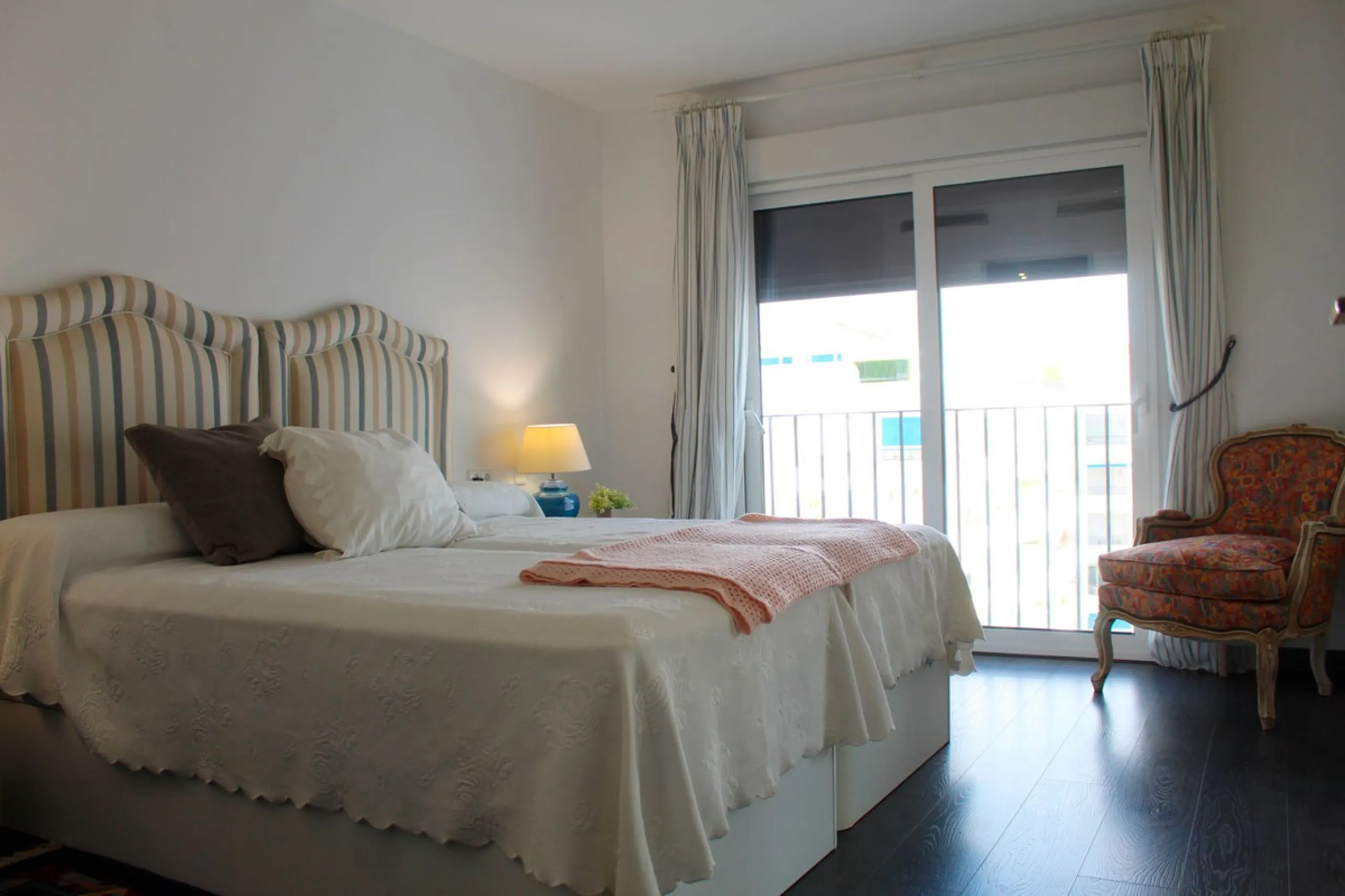 Apartment - Penthouse в продаже в Marbella, Málaga. В доме 3 спален и 3 ванных комнат. Площадь дома 208 м²