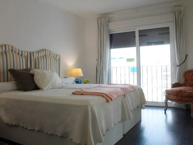 Apartment - Penthouse в продаже в Marbella, Málaga. В доме 3 спален и 3 ванных комнат. Площадь дома 208 м²