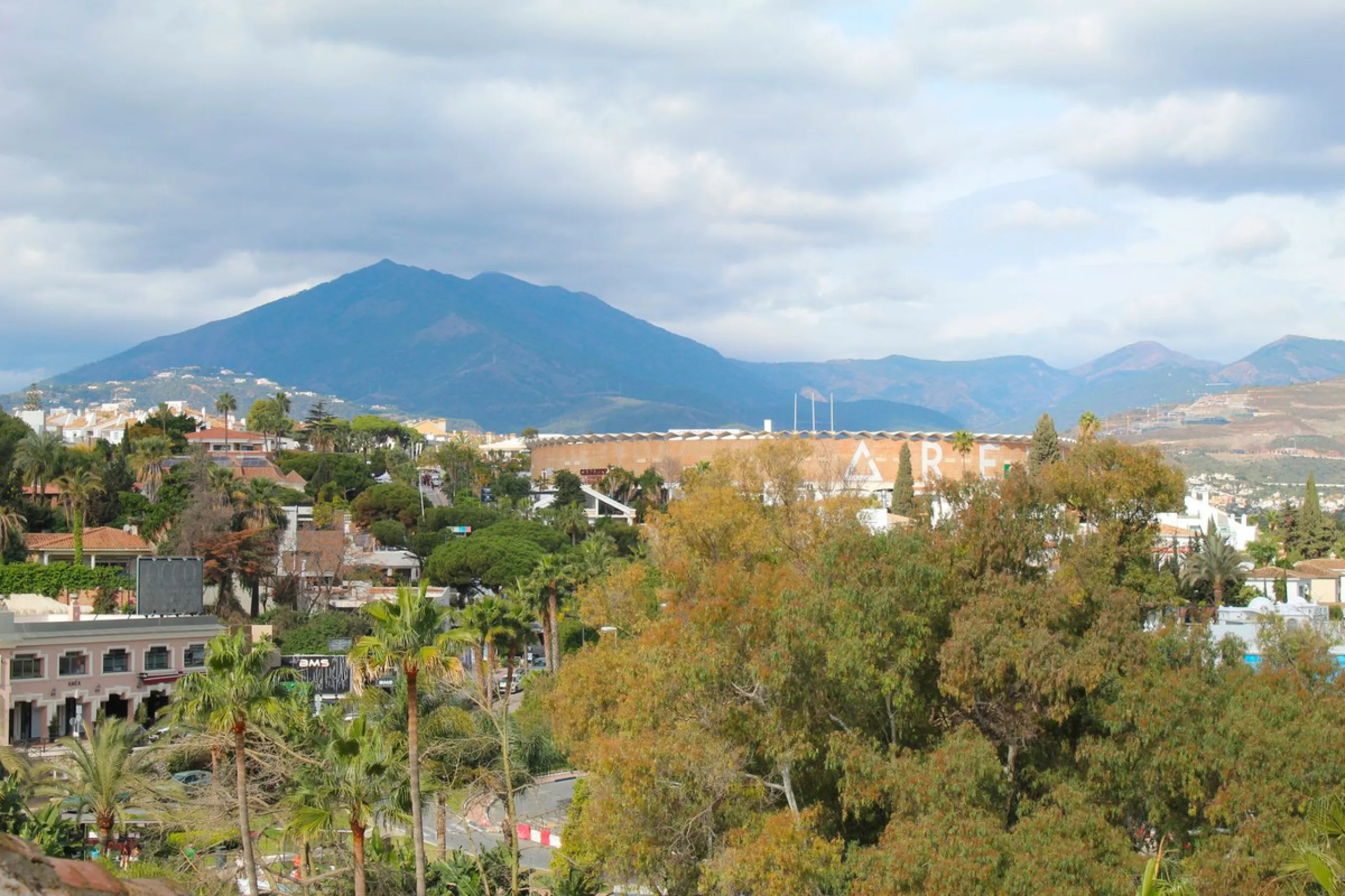 Apartment - Penthouse в продаже в Marbella, Málaga. В доме 3 спален и 3 ванных комнат. Площадь дома 208 м²
