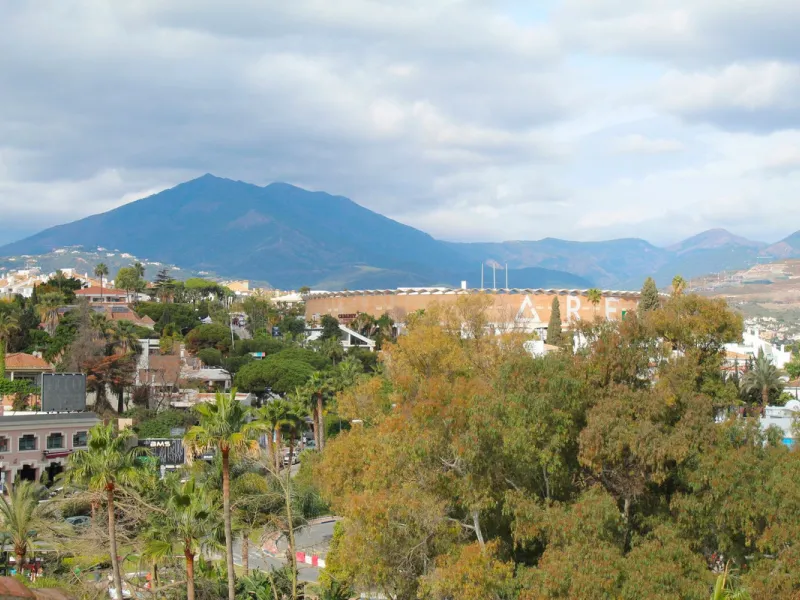 Apartment - Penthouse в продаже в Marbella, Málaga. В доме 3 спален и 3 ванных комнат. Площадь дома 208 м²