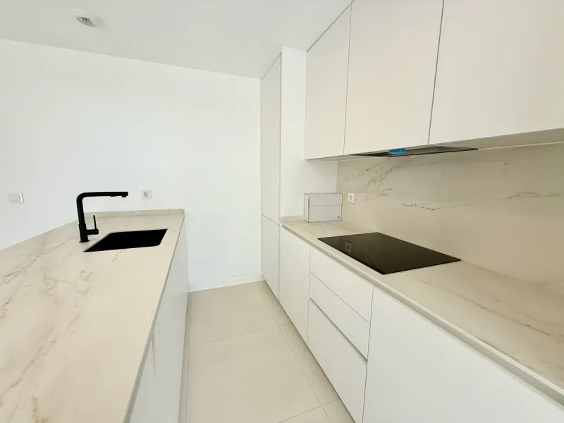 Just completed before Christmas, this brand-new corner ground-floor apartment offers a perfect blend of modern comfort and outdoor living in the heart of the Costa del Sol.