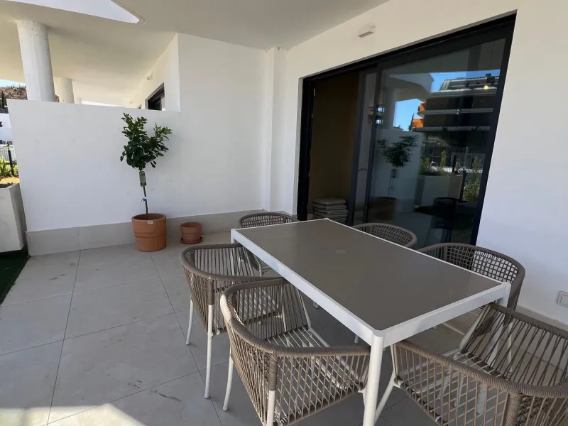 Just completed before Christmas, this brand-new corner ground-floor apartment offers a perfect blend of modern comfort and outdoor living in the heart of the Costa del Sol.