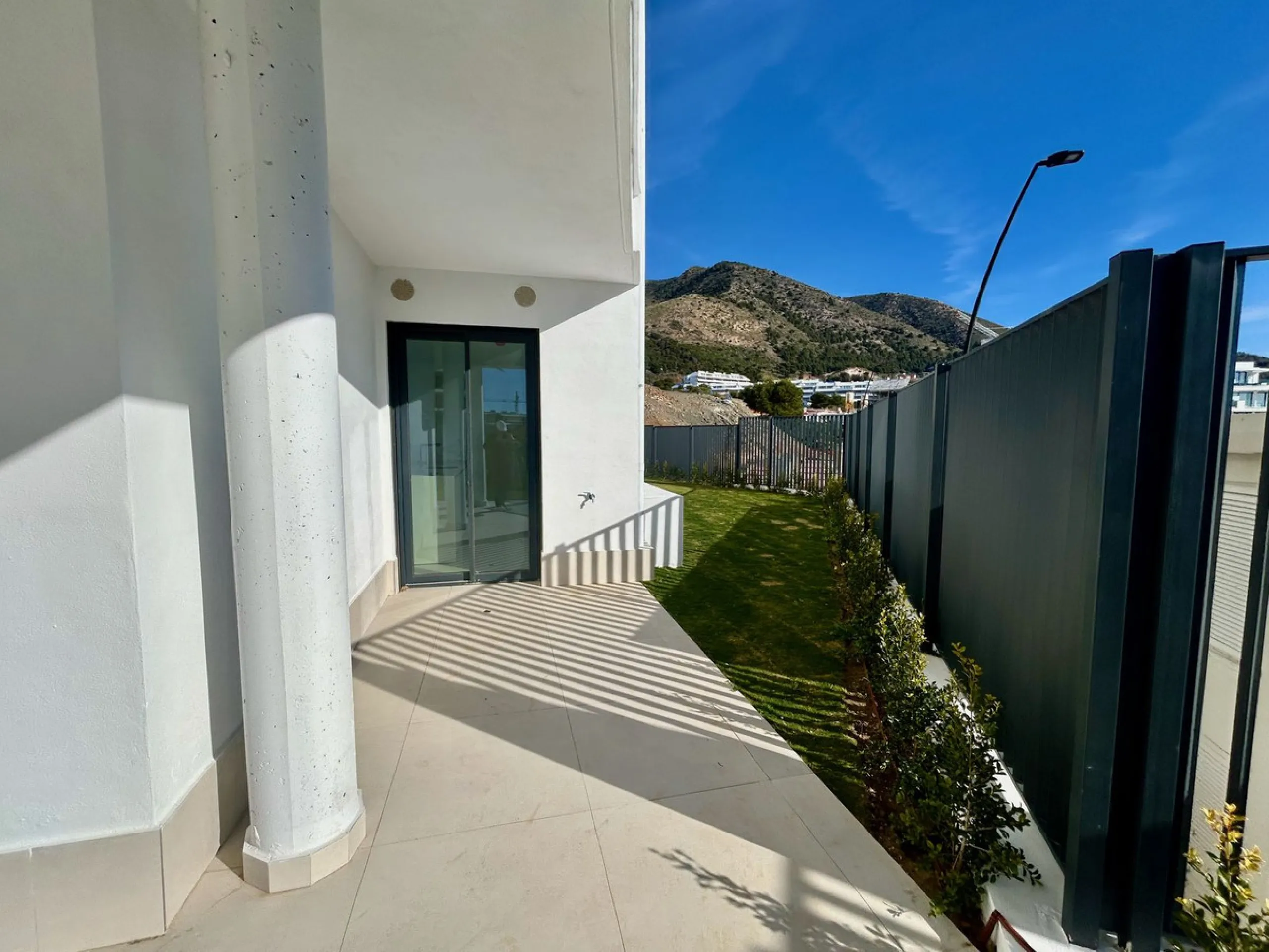 Just completed before Christmas, this brand-new corner ground-floor apartment offers a perfect blend of modern comfort and outdoor living in the heart of the Costa del Sol.