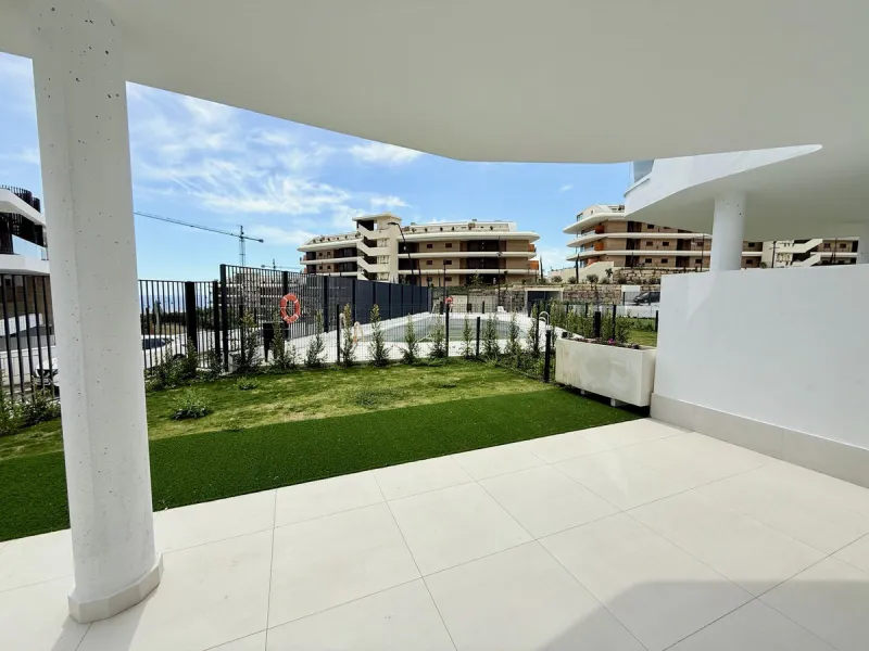 Just completed before Christmas, this brand-new corner ground-floor apartment offers a perfect blend of modern comfort and outdoor living in the heart of the Costa del Sol.