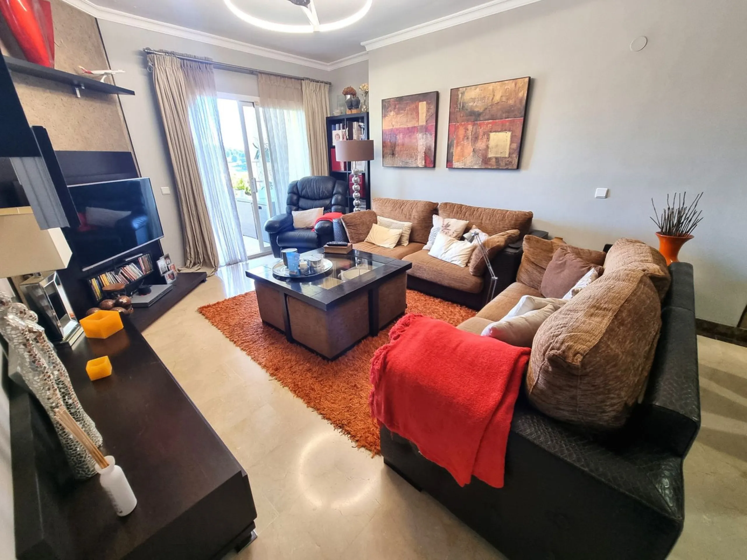 Apartment - Top Floor Apartment в продаже в Estepona, Málaga. В доме 3 спален и 3 ванных комнат. Площадь дома 132 м²