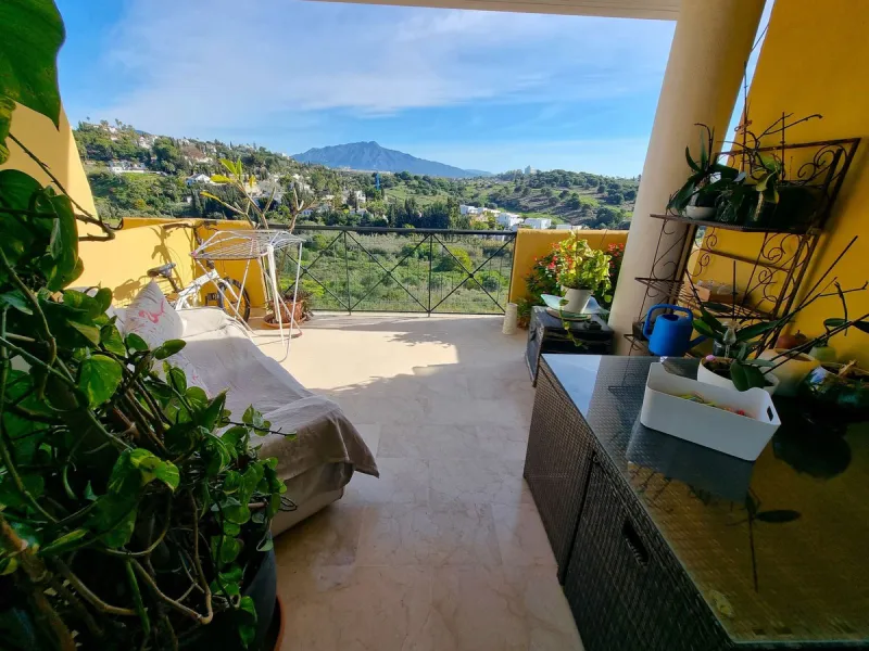 Apartment - Top Floor Apartment в продаже в Estepona, Málaga. В доме 3 спален и 3 ванных комнат. Площадь дома 132 м²