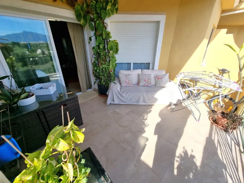 Apartment - Top Floor Apartment в продаже в Estepona, Málaga. В доме 3 спален и 3 ванных комнат. Площадь дома 132 м²