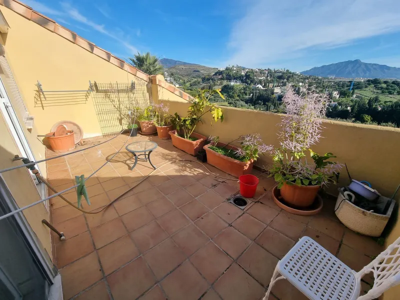 Apartment - Top Floor Apartment в продаже в Estepona, Málaga. В доме 3 спален и 3 ванных комнат. Площадь дома 132 м²