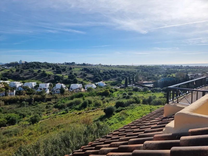 Apartment - Top Floor Apartment в продаже в Estepona, Málaga. В доме 3 спален и 3 ванных комнат. Площадь дома 132 м²