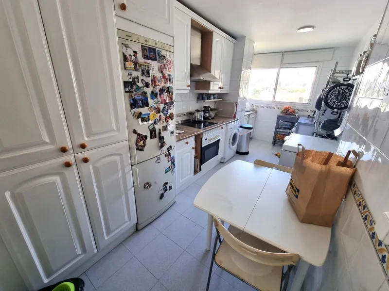 Apartment - Top Floor Apartment в продаже в Estepona, Málaga. В доме 3 спален и 3 ванных комнат. Площадь дома 132 м²