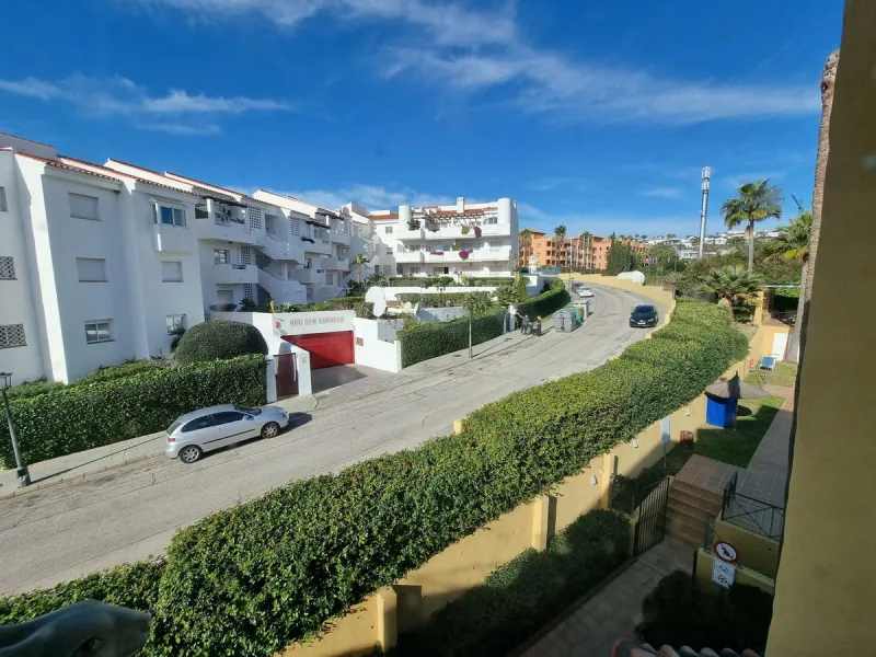 Apartment - Top Floor Apartment в продаже в Estepona, Málaga. В доме 3 спален и 3 ванных комнат. Площадь дома 132 м²