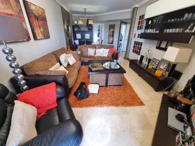 Apartment - Top Floor Apartment в продаже в Estepona, Málaga. В доме 3 спален и 3 ванных комнат. Площадь дома 132 м²
