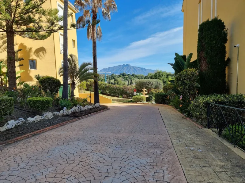 Apartment - Top Floor Apartment в продаже в Estepona, Málaga. В доме 3 спален и 3 ванных комнат. Площадь дома 132 м²