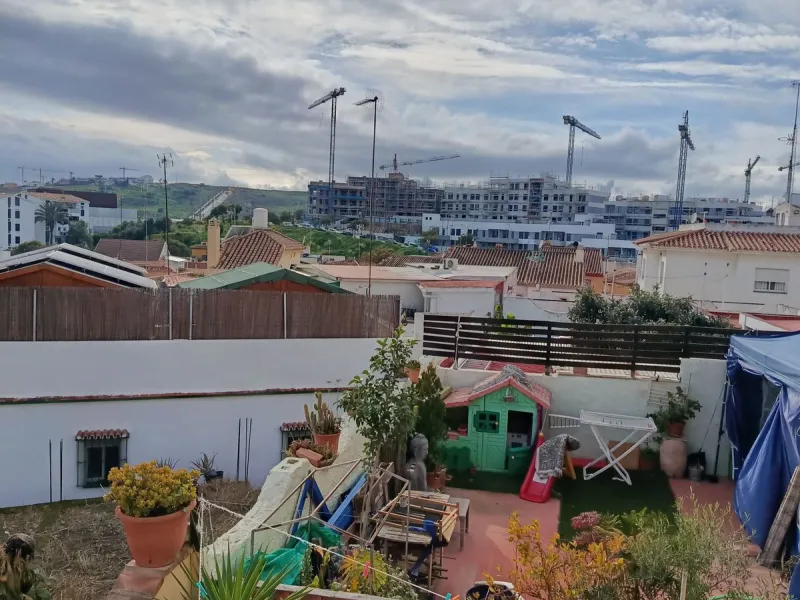 Склад, Estepona, Costa del Sol