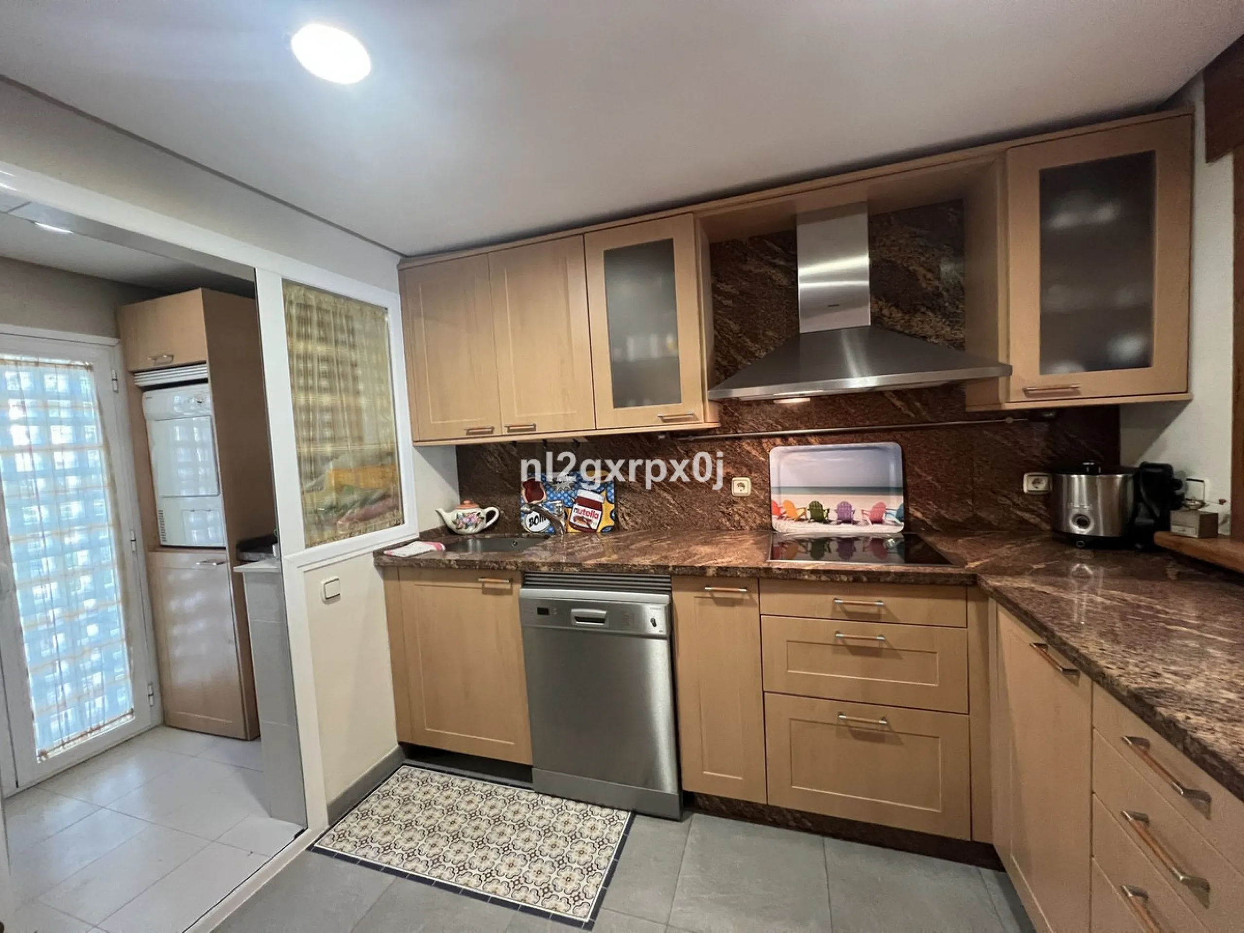 House - Semi-Detached House в продаже в Estepona, Málaga. В доме 3 спален и 3 ванных комнат. Площадь дома 338 м². Площадь участка 200 м²