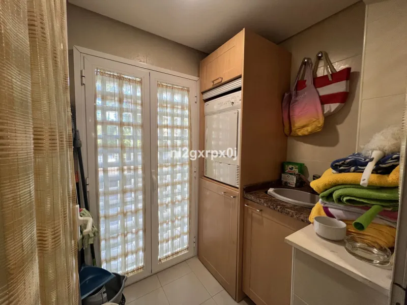 House - Semi-Detached House в продаже в Estepona, Málaga. В доме 3 спален и 3 ванных комнат. Площадь дома 338 м². Площадь участка 200 м²