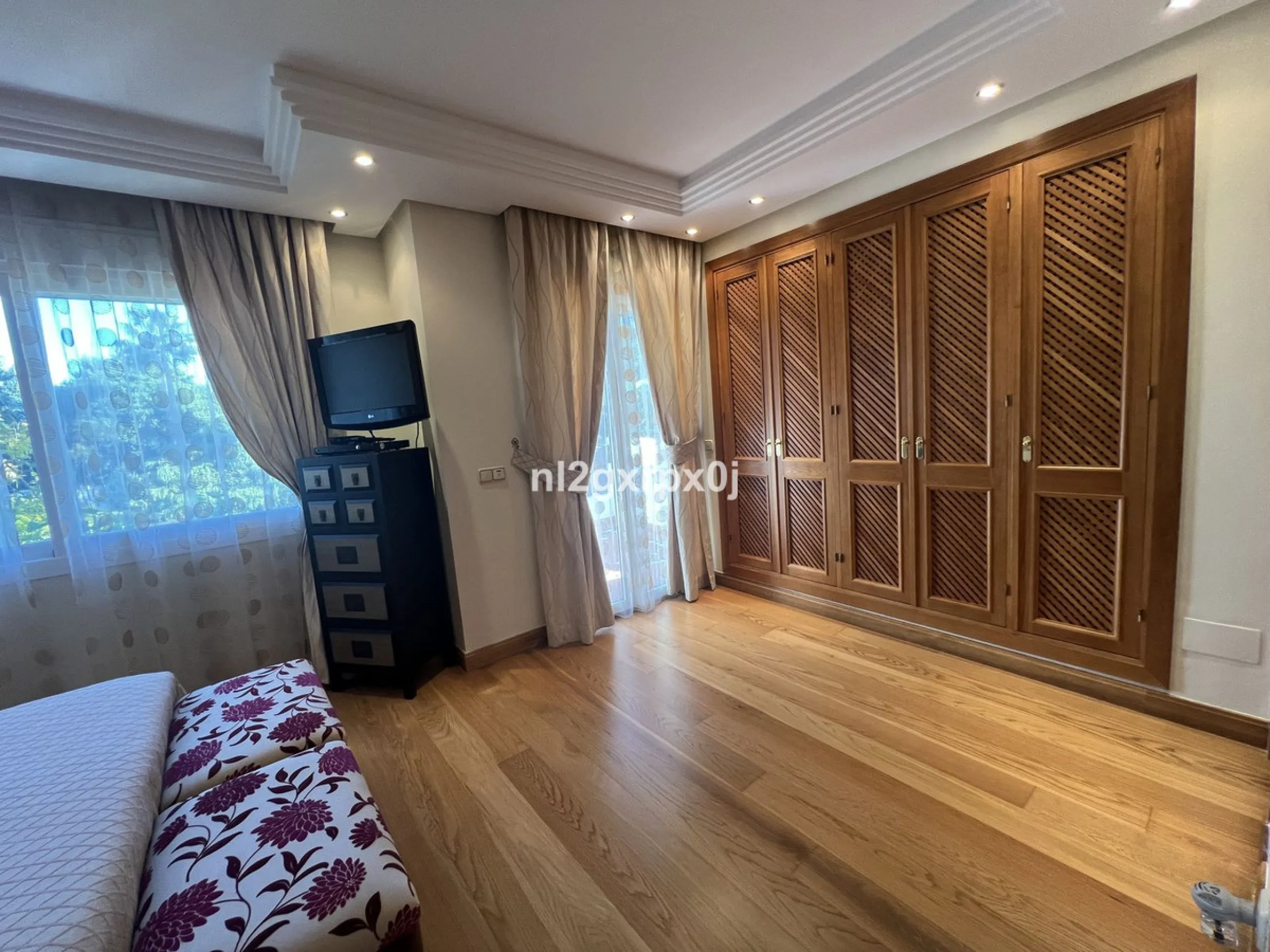 House - Semi-Detached House в продаже в Estepona, Málaga. В доме 3 спален и 3 ванных комнат. Площадь дома 338 м². Площадь участка 200 м²