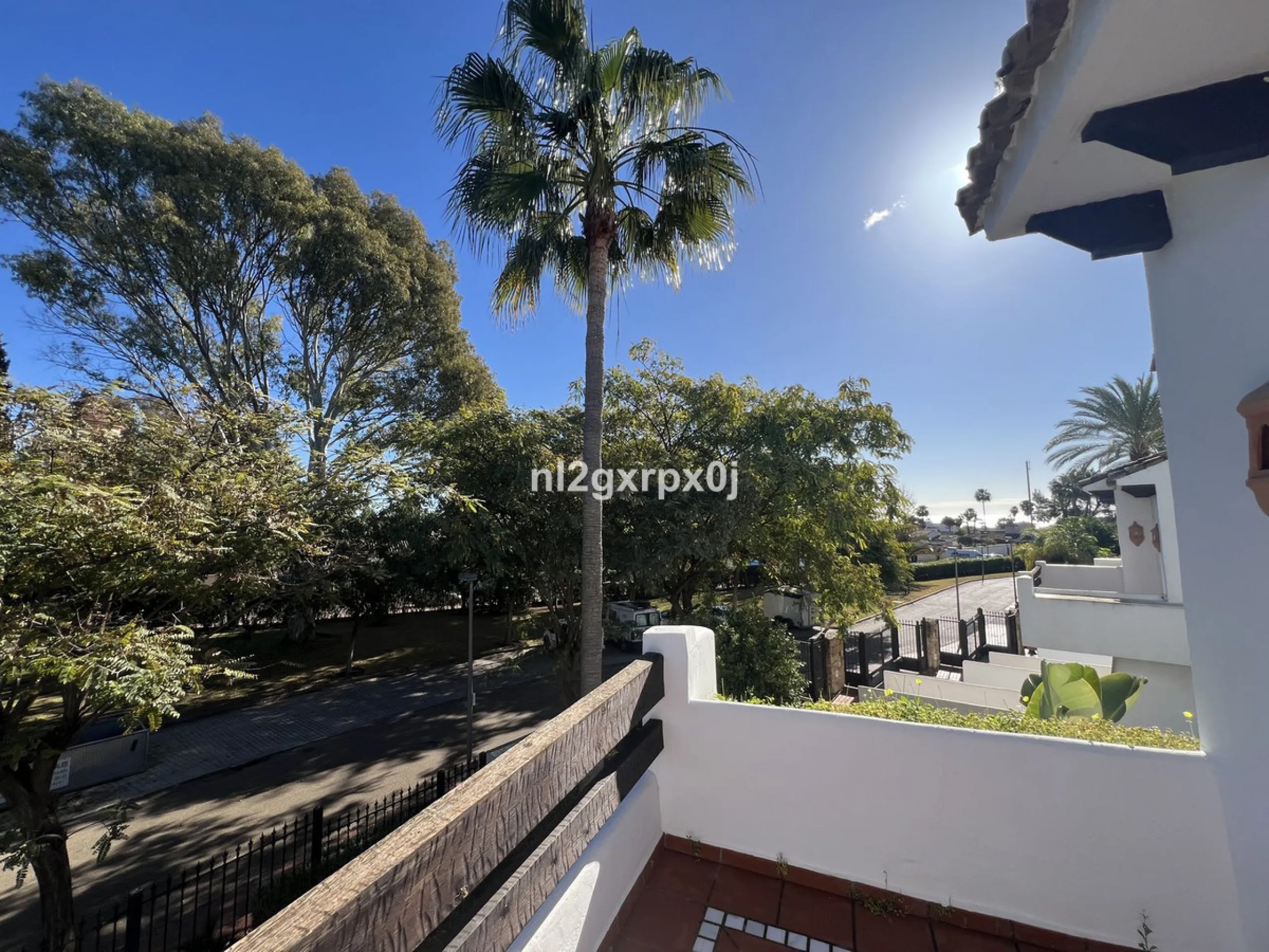 House - Semi-Detached House в продаже в Estepona, Málaga. В доме 3 спален и 3 ванных комнат. Площадь дома 338 м². Площадь участка 200 м²