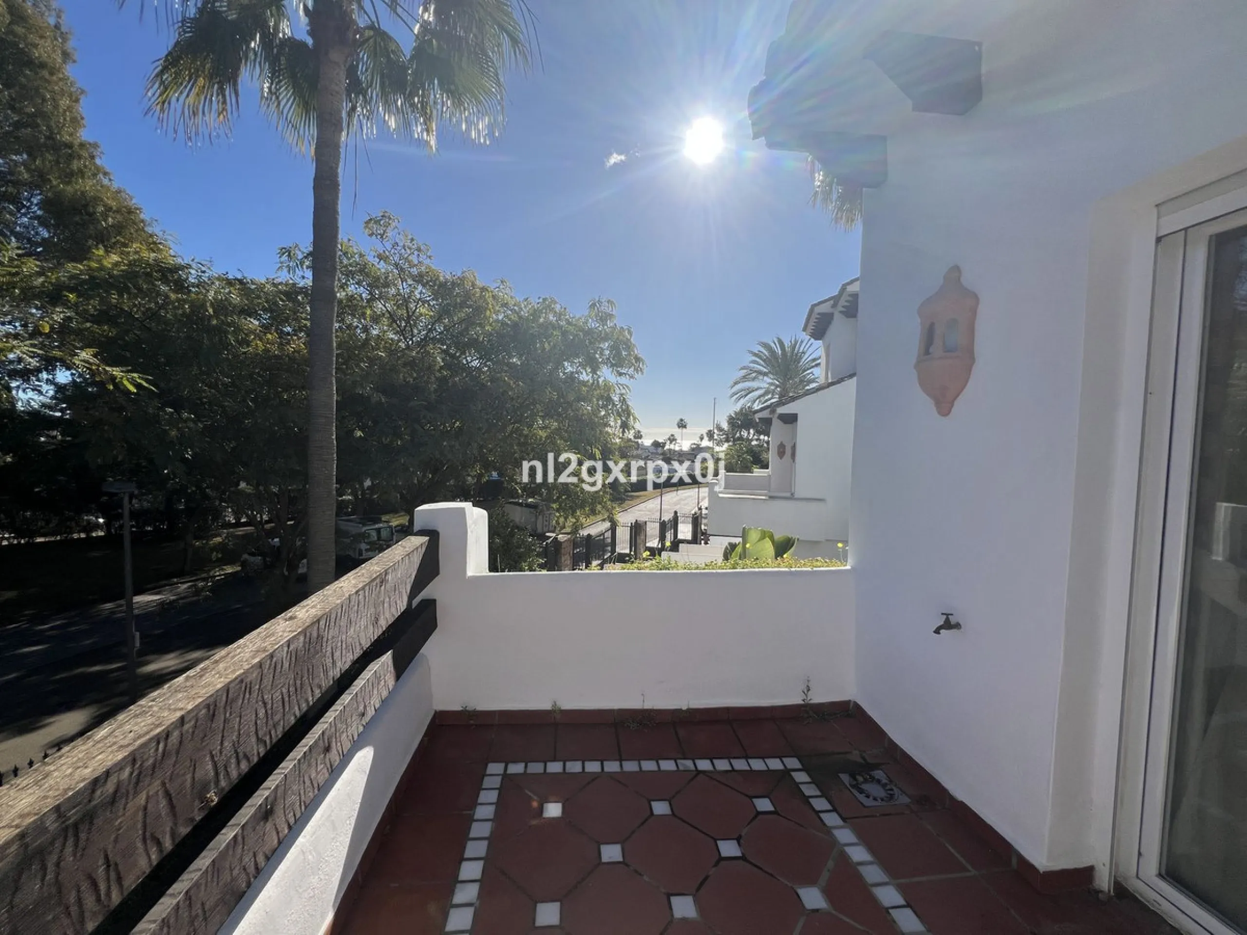House - Semi-Detached House в продаже в Estepona, Málaga. В доме 3 спален и 3 ванных комнат. Площадь дома 338 м². Площадь участка 200 м²