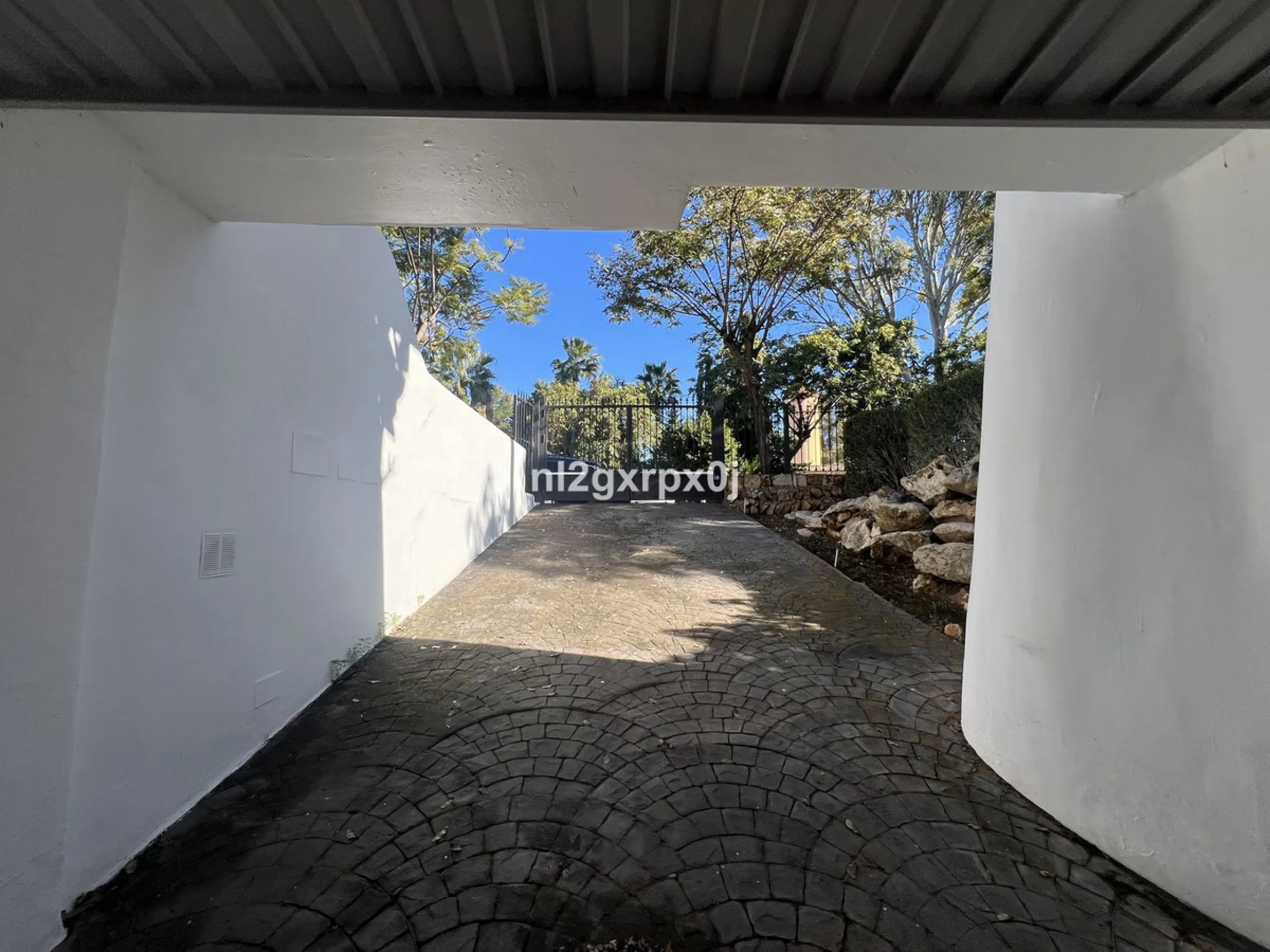 House - Semi-Detached House в продаже в Estepona, Málaga. В доме 3 спален и 3 ванных комнат. Площадь дома 338 м². Площадь участка 200 м²