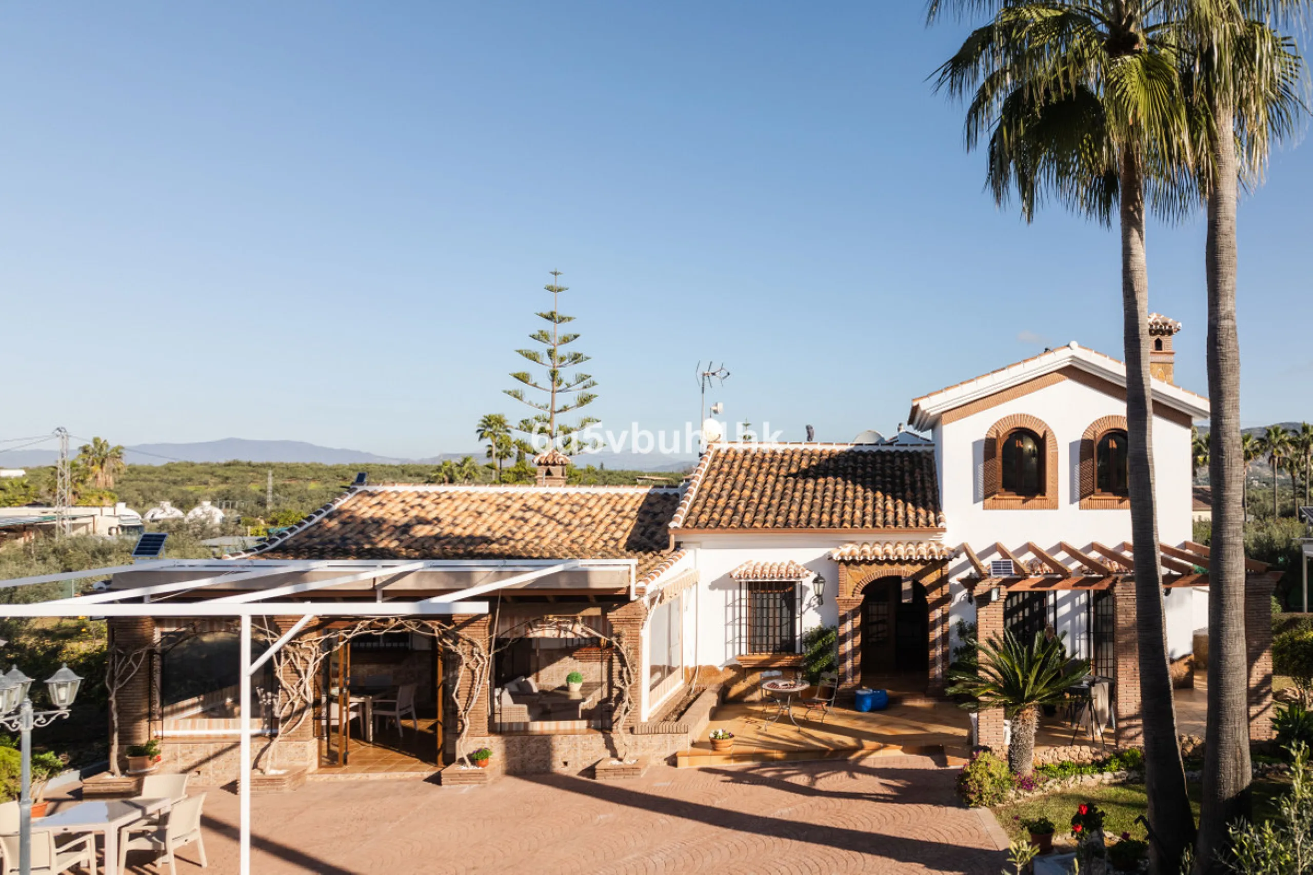 This exceptional villa is situated on a sprawling 6,188-square-meter plot adorned with 80 productive olive trees. With 300 square meters of thoughtfully designed living space, the property combines comfort, functionality, and stunning natural surroundings