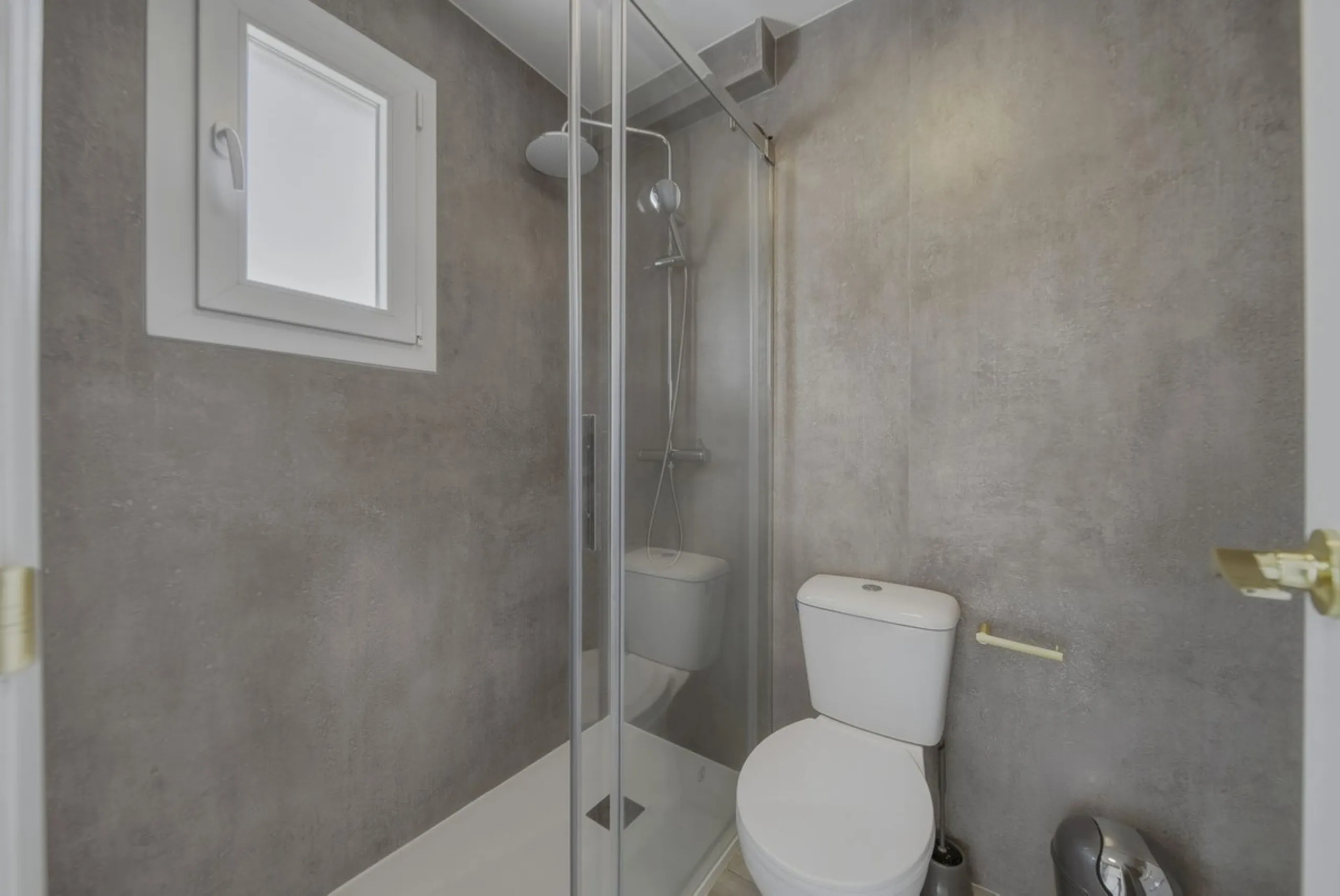 Fully Reformed 3 Bedroom Apartment, 30 Seconds to the Sea | Fuengirola
