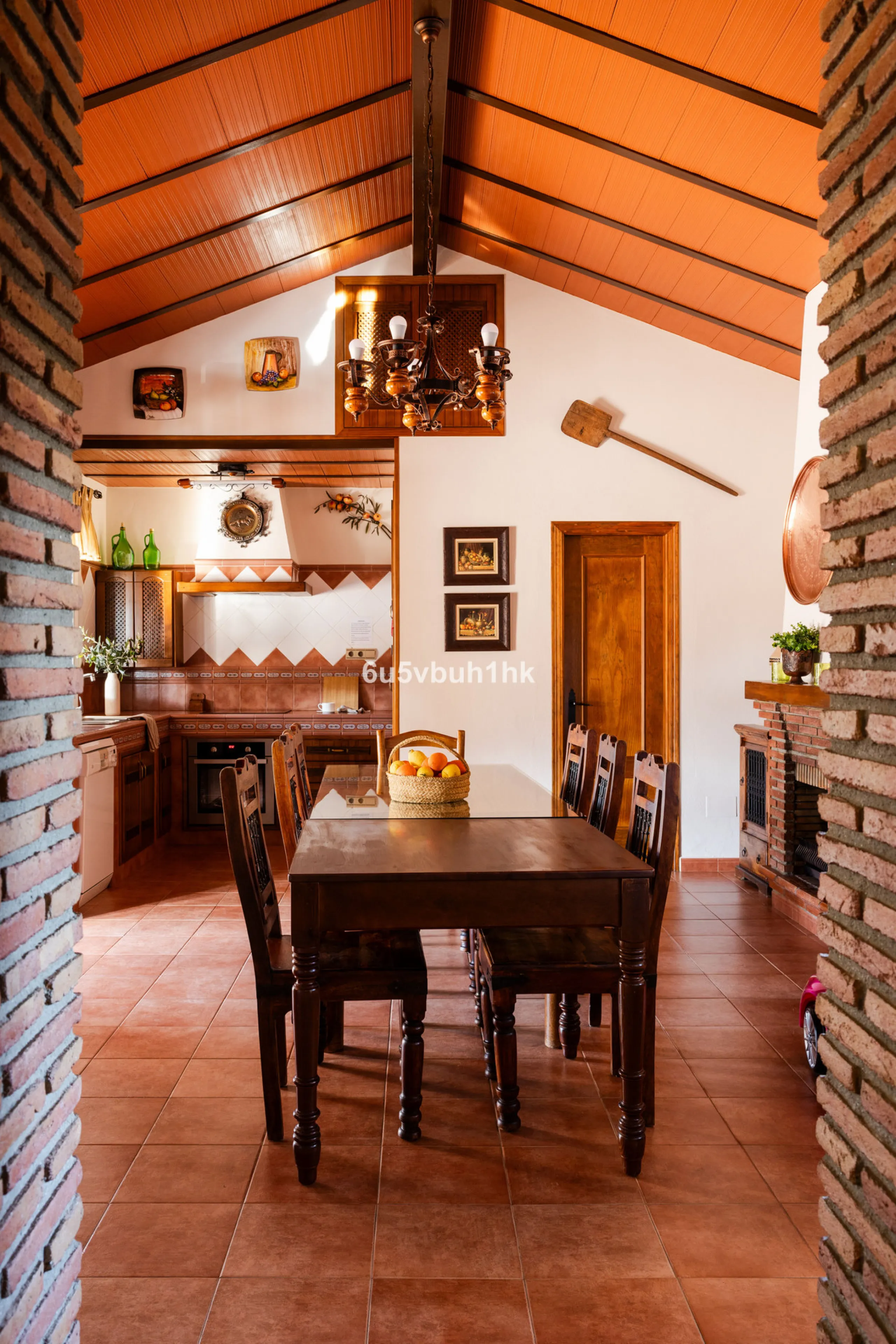 This exceptional villa is situated on a sprawling 6,188-square-meter plot adorned with 80 productive olive trees. With 300 square meters of thoughtfully designed living space, the property combines comfort, functionality, and stunning natural surroundings