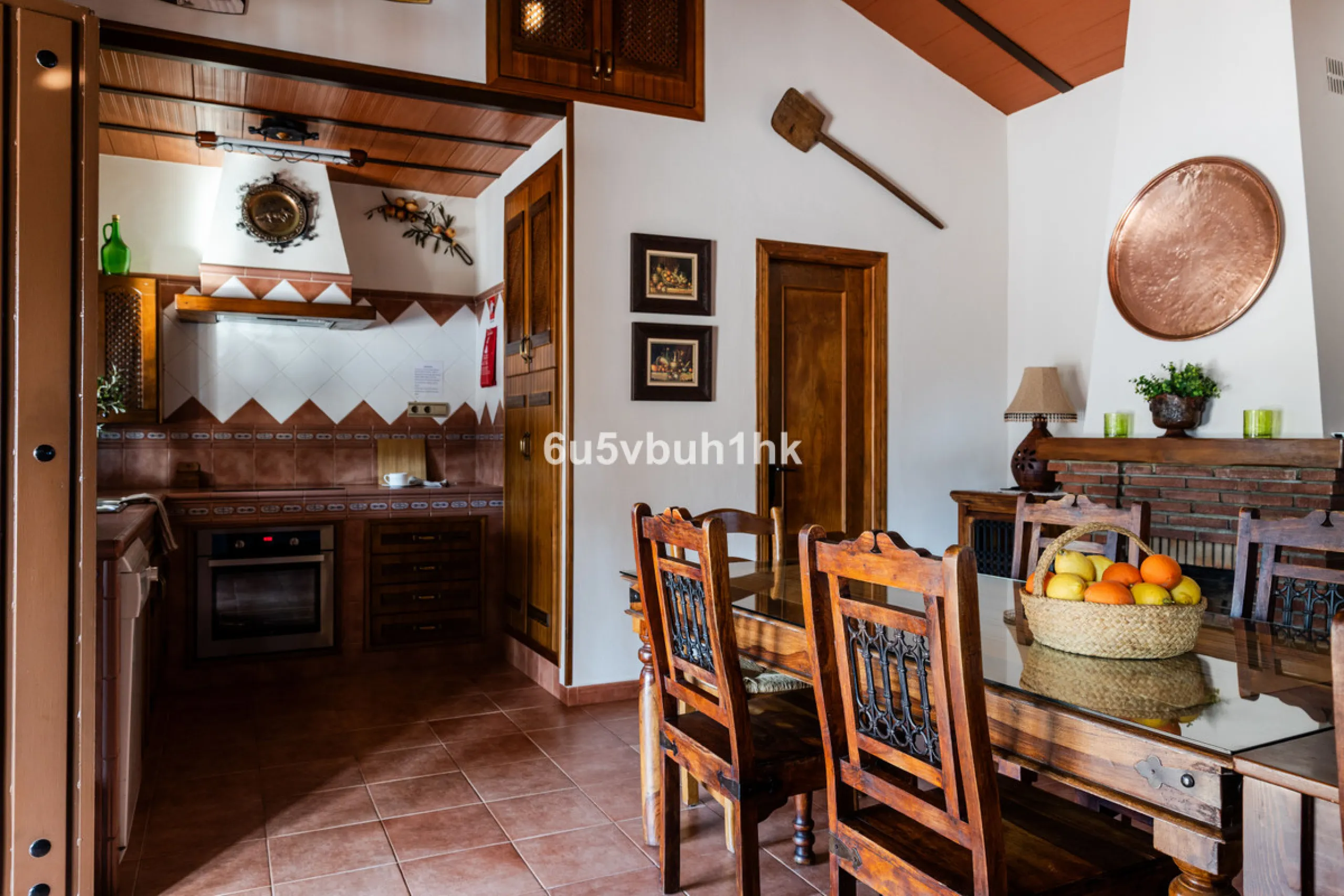 This exceptional villa is situated on a sprawling 6,188-square-meter plot adorned with 80 productive olive trees. With 300 square meters of thoughtfully designed living space, the property combines comfort, functionality, and stunning natural surroundings