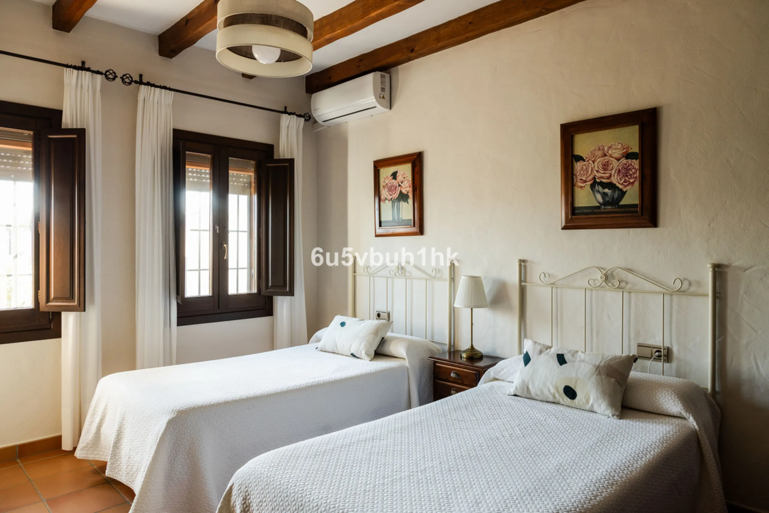 This exceptional villa is situated on a sprawling 6,188-square-meter plot adorned with 80 productive olive trees. With 300 square meters of thoughtfully designed living space, the property combines comfort, functionality, and stunning natural surroundings